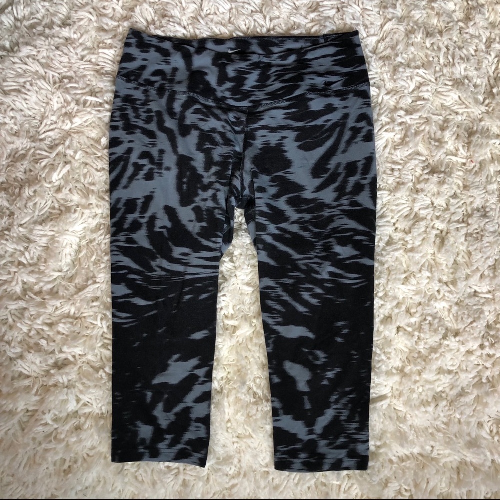 Nike Dry-Fit Capri Workout Leggings